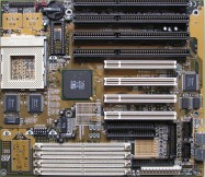 Motherboard MSI MS5146 1.1 7 Foto: Fehlen Teile auf dem Board